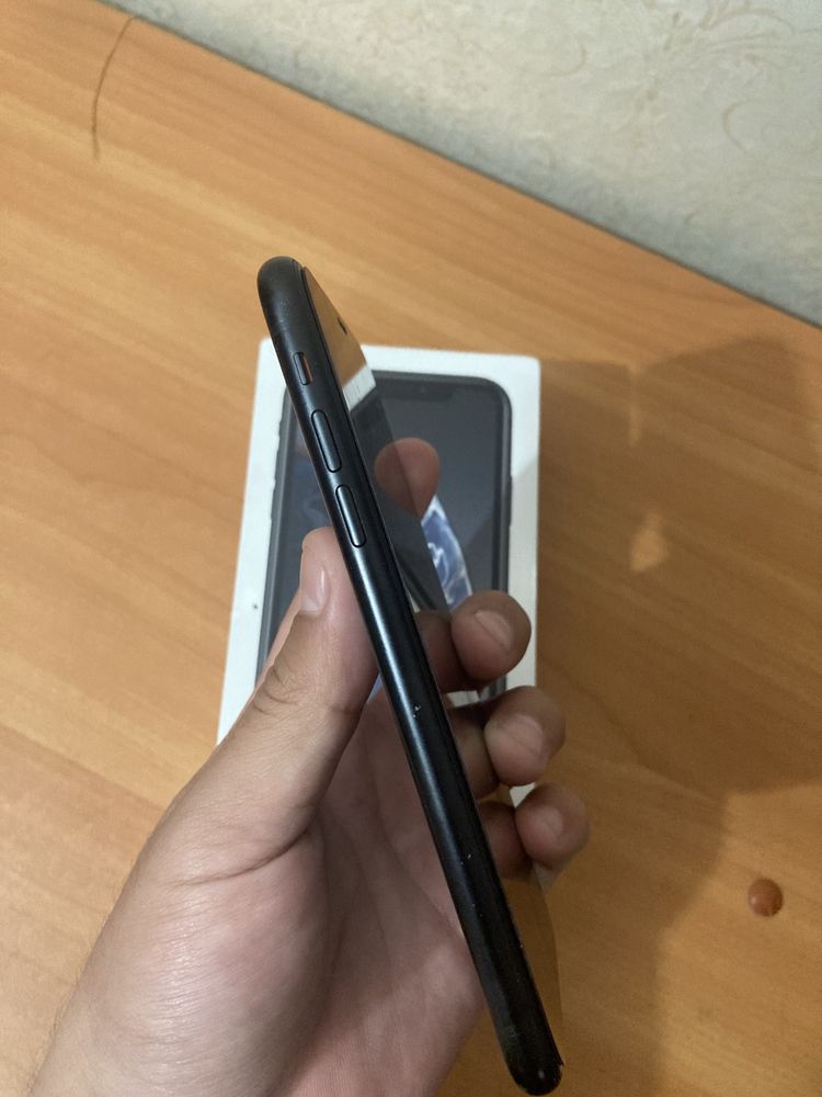 Продам Iphone xr