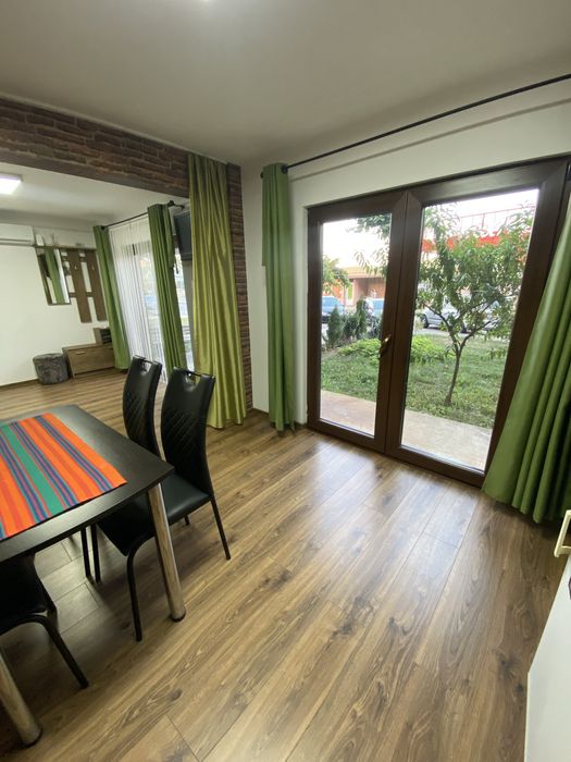 Apartament de vanzare/spatiu comercial