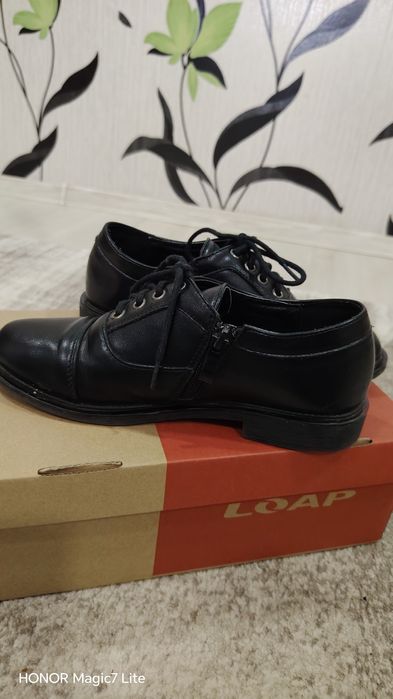 Pantofi negrii unisex mărimea 35,interior 21,5