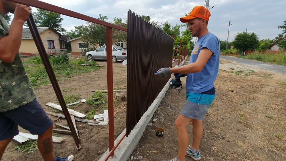 Garduri și porți stil jaluzea șipcă metalică tabla cutata