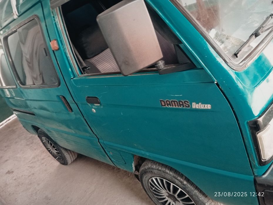 Modeli Damas yili 2000