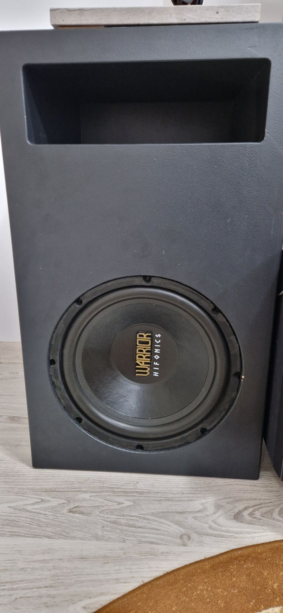 Subwoofer auto hifonics