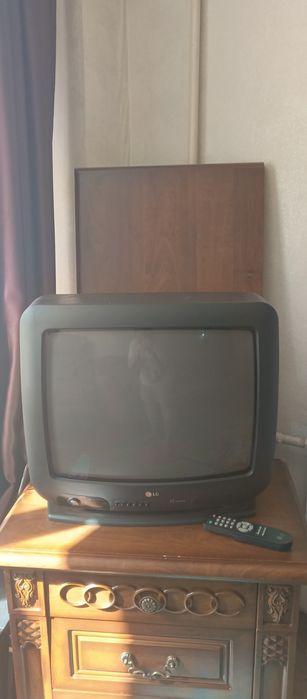 Продам телевизор LG
