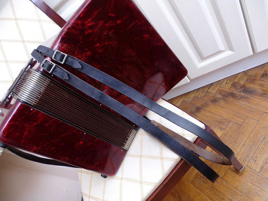 Стар акордеон Велтмайстер 40 баса