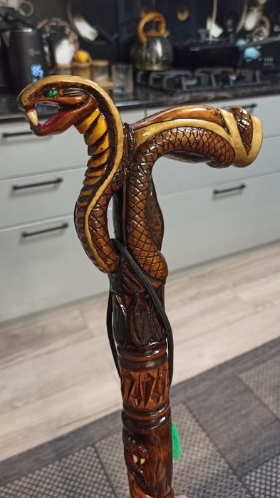 Трость опорная оригинальная резная