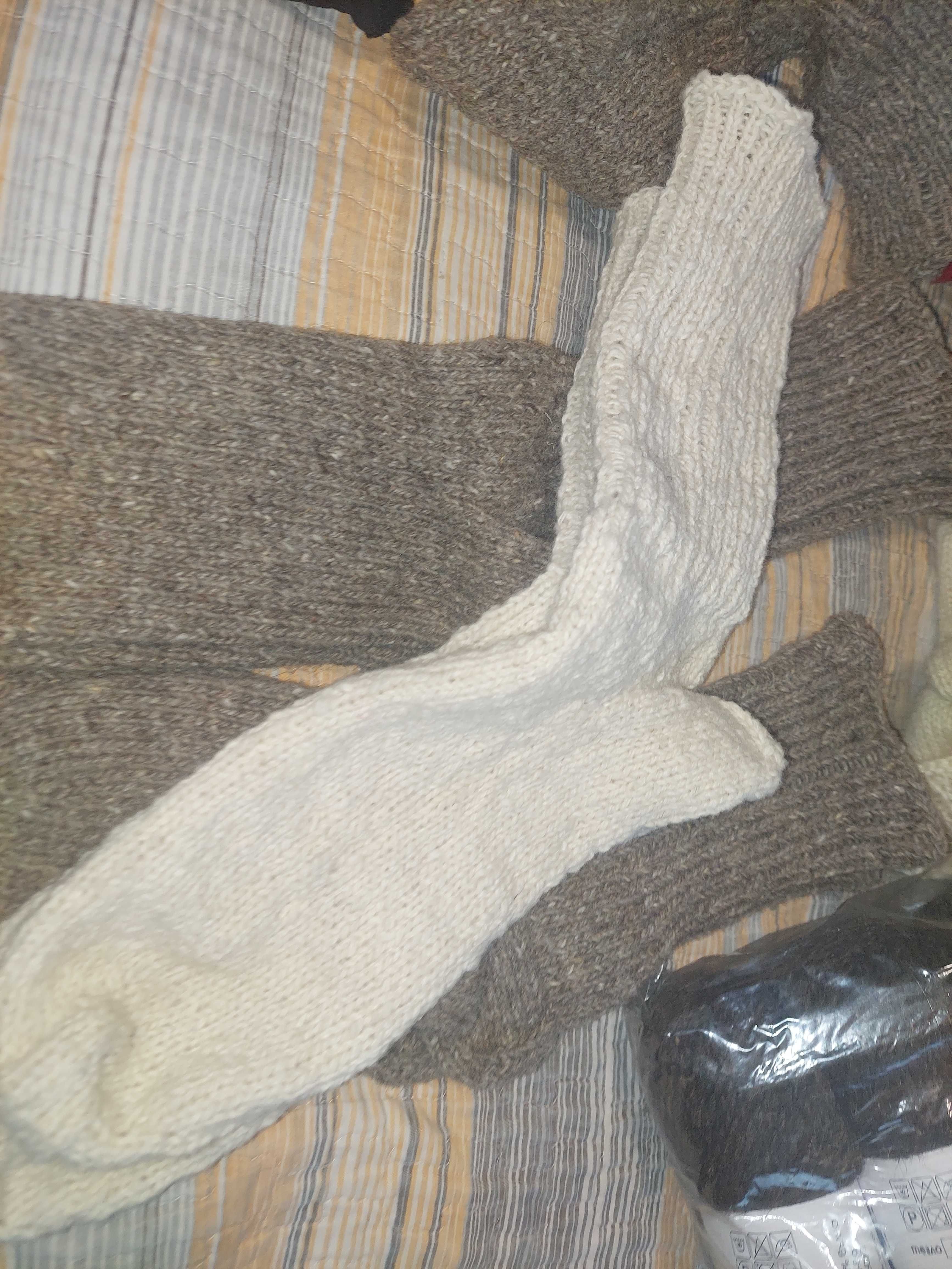 Ръчно изплетени вълнени чорапи