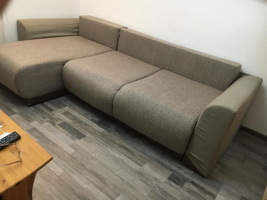 Canapea extensibila cu lada pentru depozitare