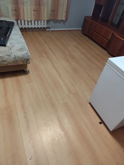 Отдам даром Ламинат 80м2