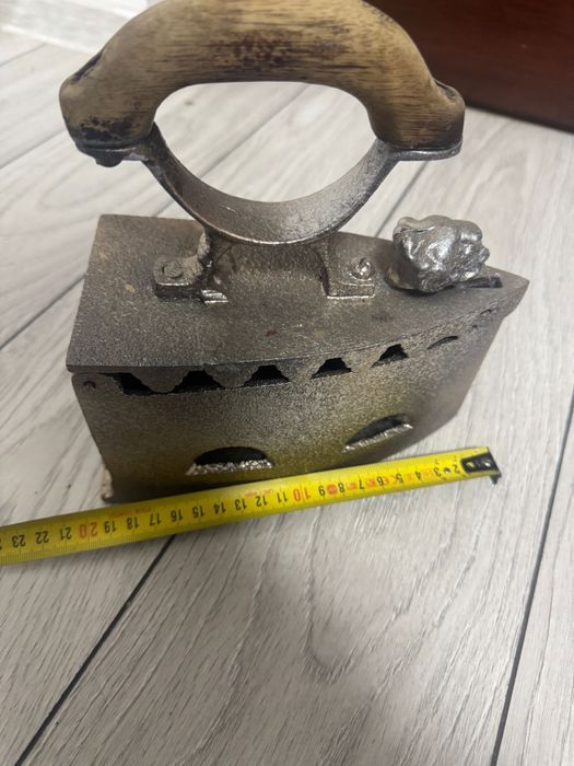 Fier de călcat pe cărbuni