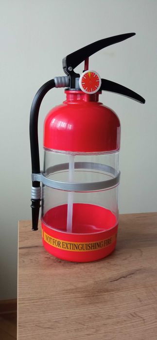 Диспенсер 1,5л.Подходящ за спиртни напитки,сокове и вино.