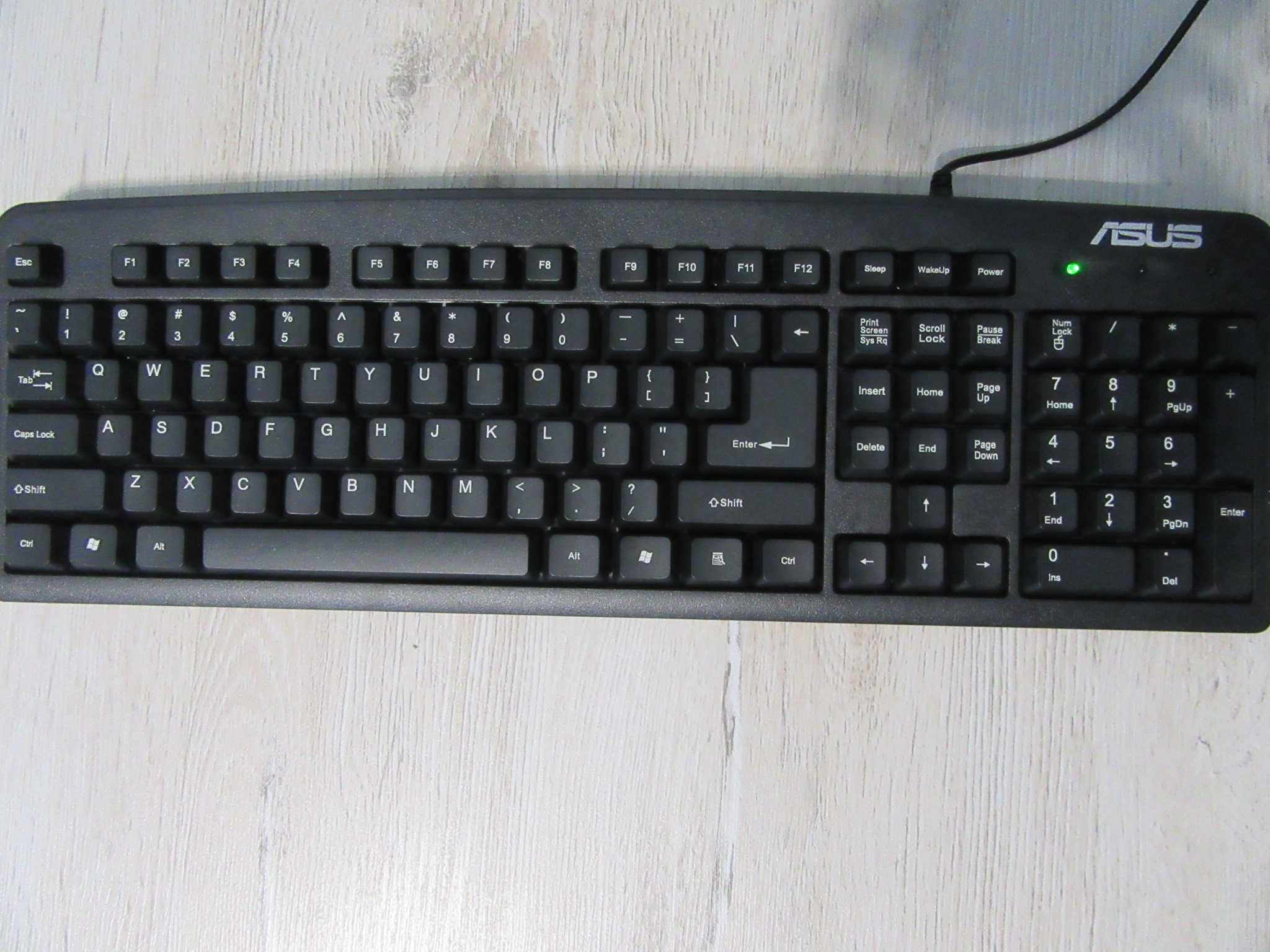 Vand PC AsusPRO i3, NOU, complet (cu monitor, tastatura, mouse)