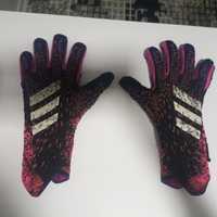 Вратарские перчатки Adidas pridator