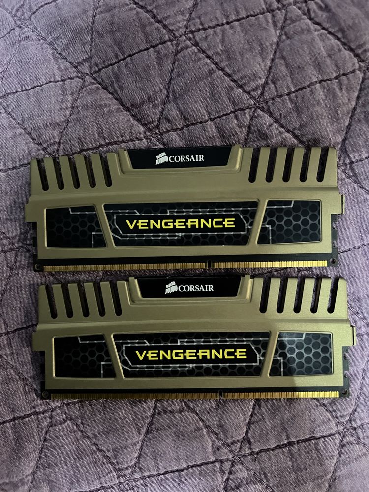 Corsair Vengeance 8GB [2x4GB] DDR3 1600Mhz Kit RAM
