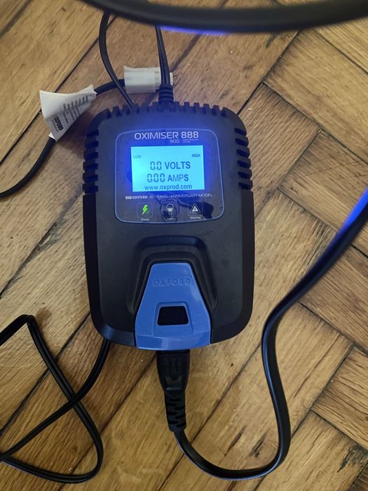 Incarcator de baterie Oximiser 888