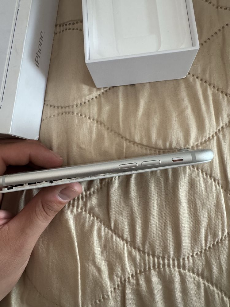 ЗА ЧАСТИ Iphone 8