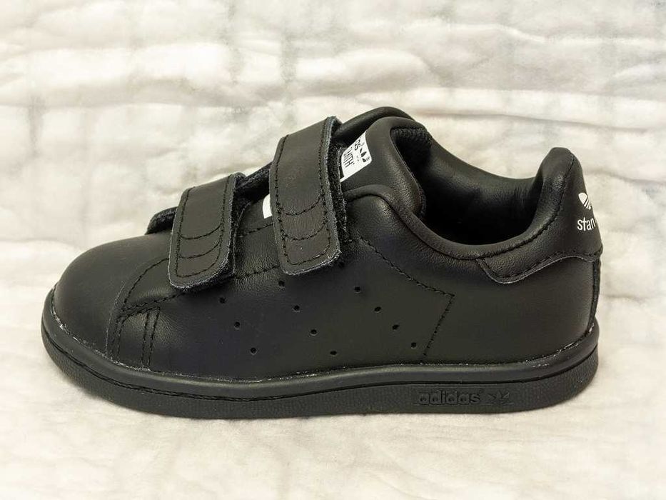 Детски маратонки от естествена кожа Adidas номер 22