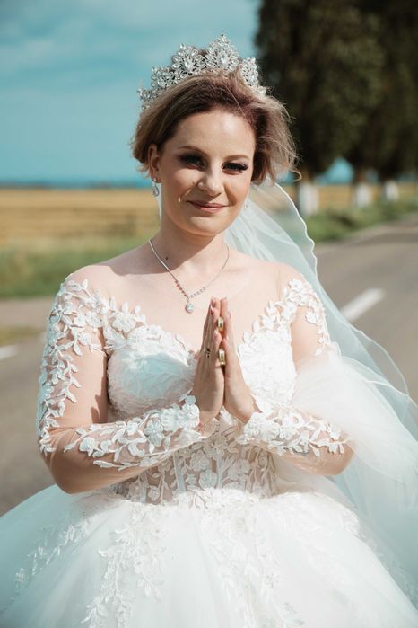 Vand Rochita de mireasa stil printesa ..