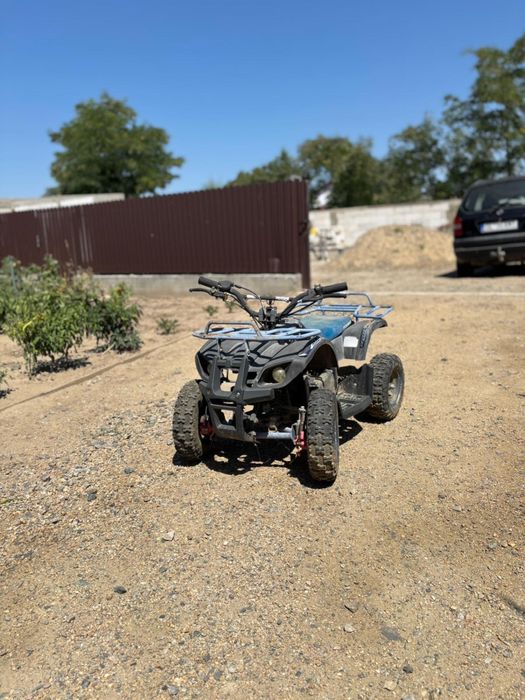 Vand doua atv-uri in stare buna de functionare