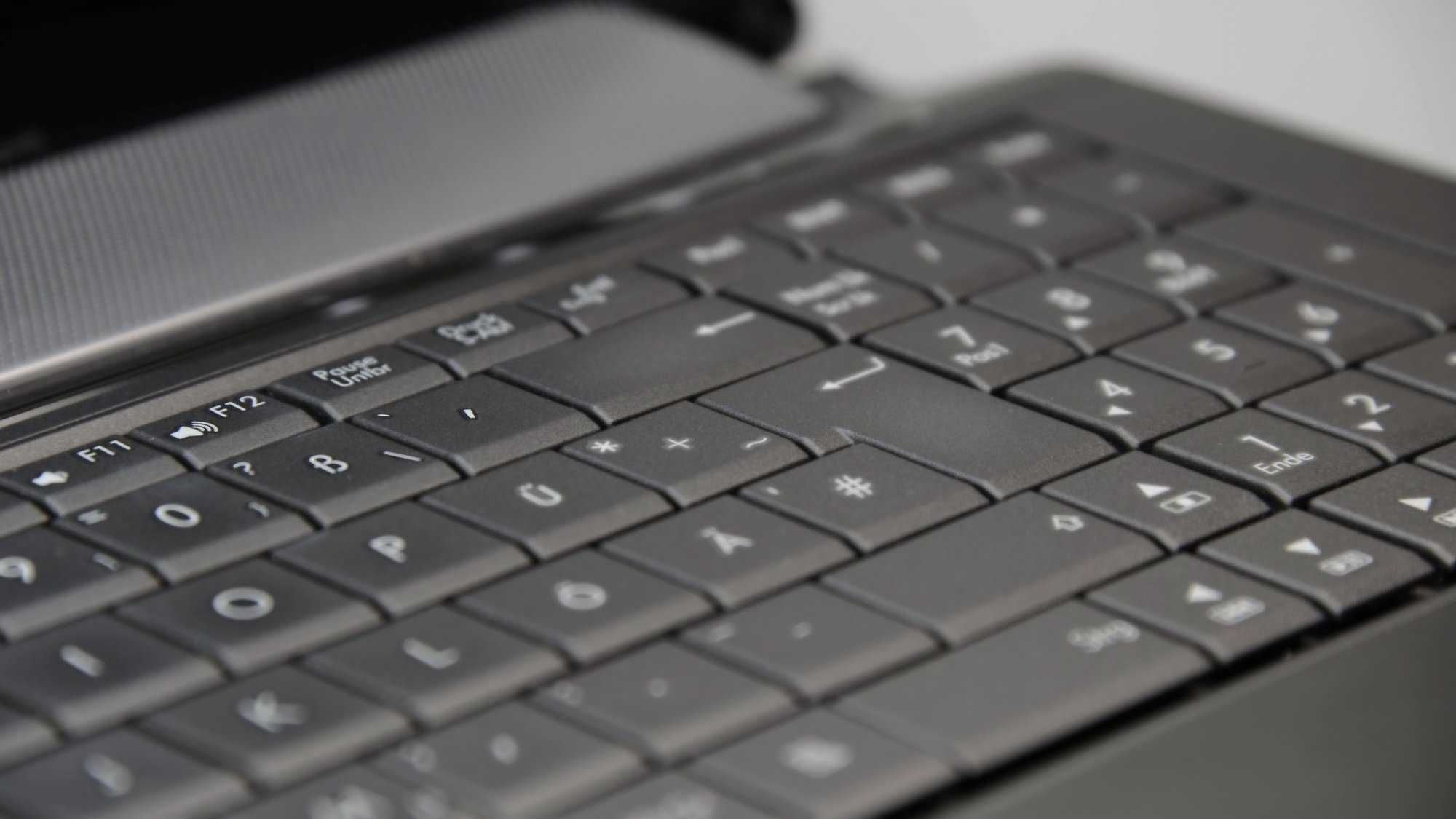Reparații rapide și mentenanță pentru console și laptopuri – PS, Xbox