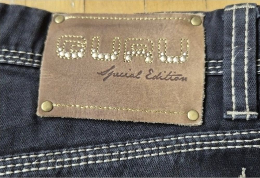 Blugi bărbătești Guru Special Edition - Design Distinctiv - Mărimea 33