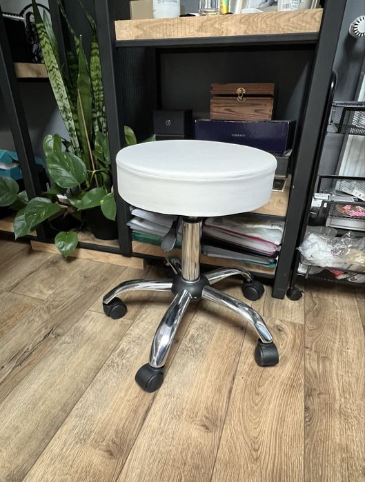 Scaun cosmetica ajustabil in inaltime