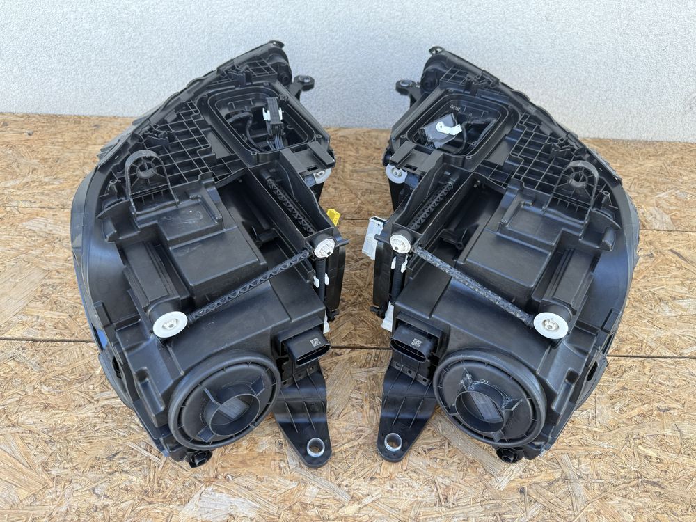 SET far stanga dreapta Mercedes GLE W167 Full LED Multibeam Originale