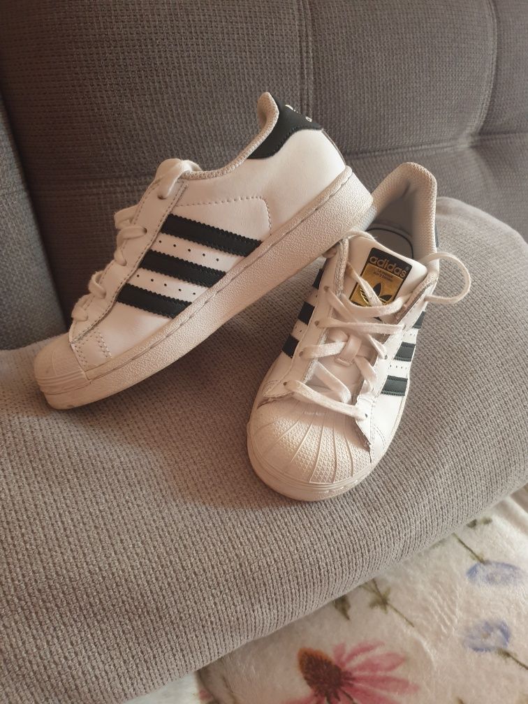 Adidas Super Star copii.