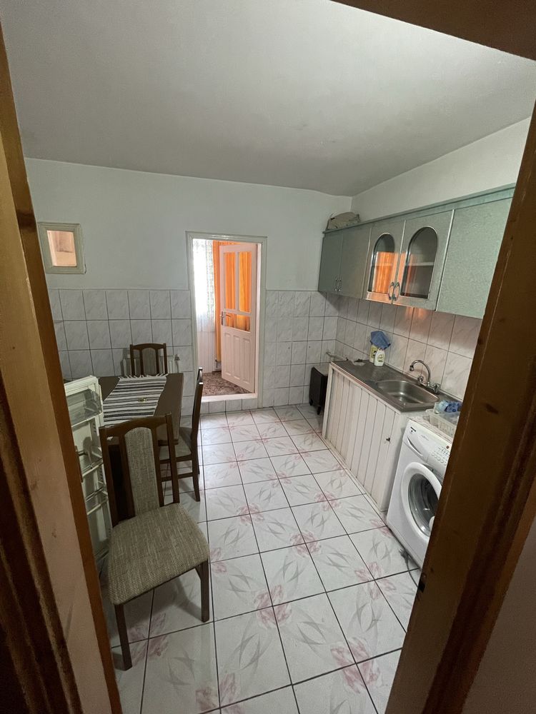 Închiriez Apartament 2 Camere Decomandat Falticeni - Mobilat