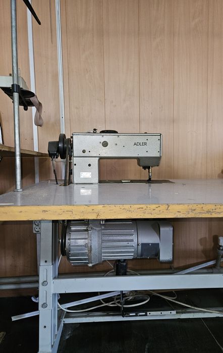 Промышленная швейная машинка Adler (2 шт.)