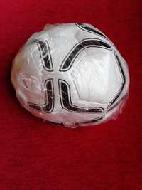 Футболна топка - нова-размер 5