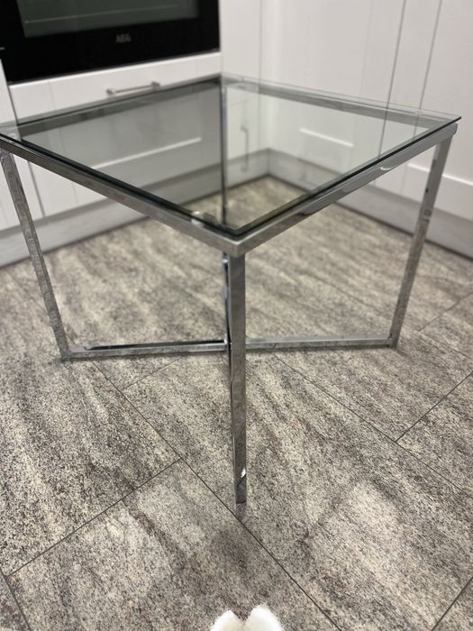 Нова Холна маса метална основа и закалено стъкло