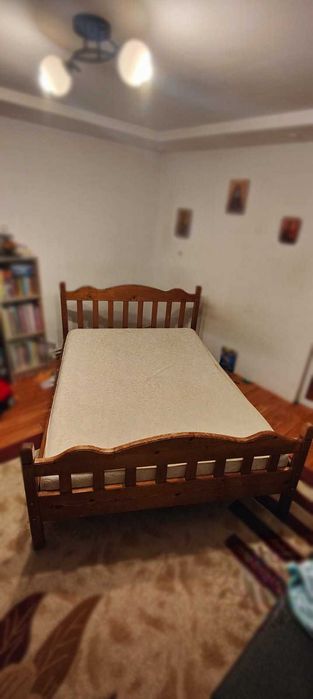 Pat lemn masiv 140x200 cu saltea de burete