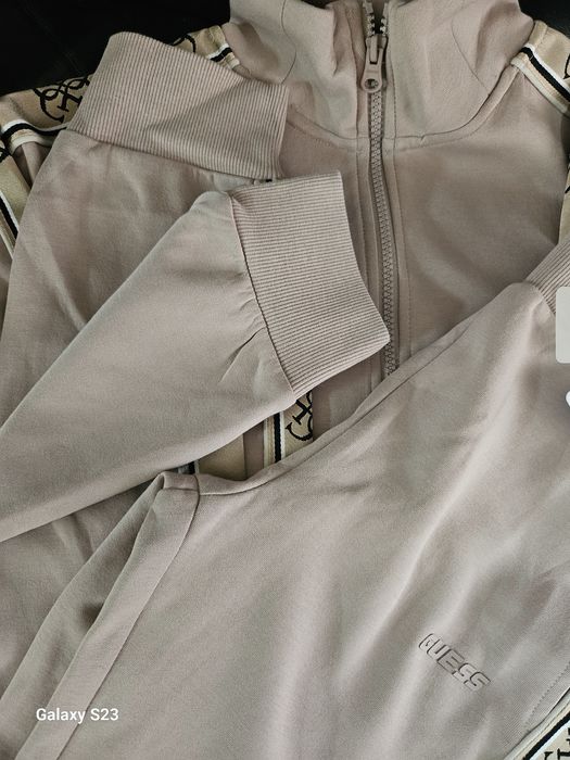 Дамски екип  "Guess" оригинален с етикети