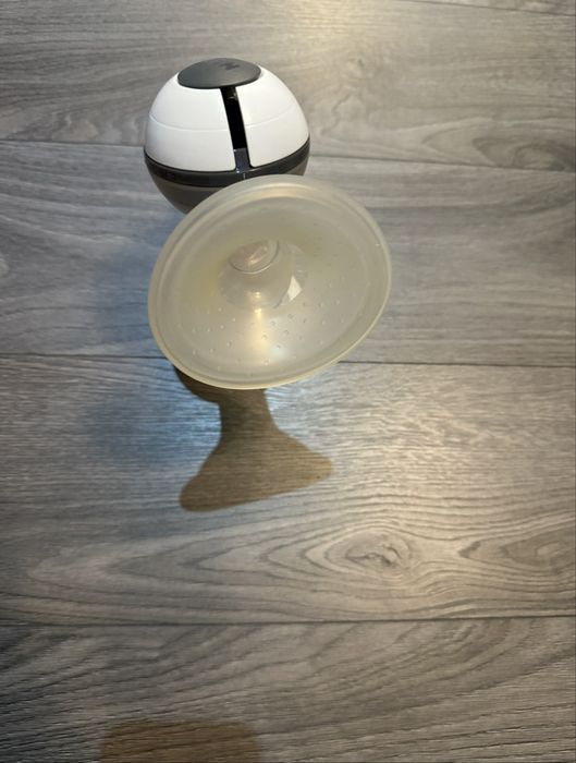 Ръчна помпа за кърма Nuk Jolie