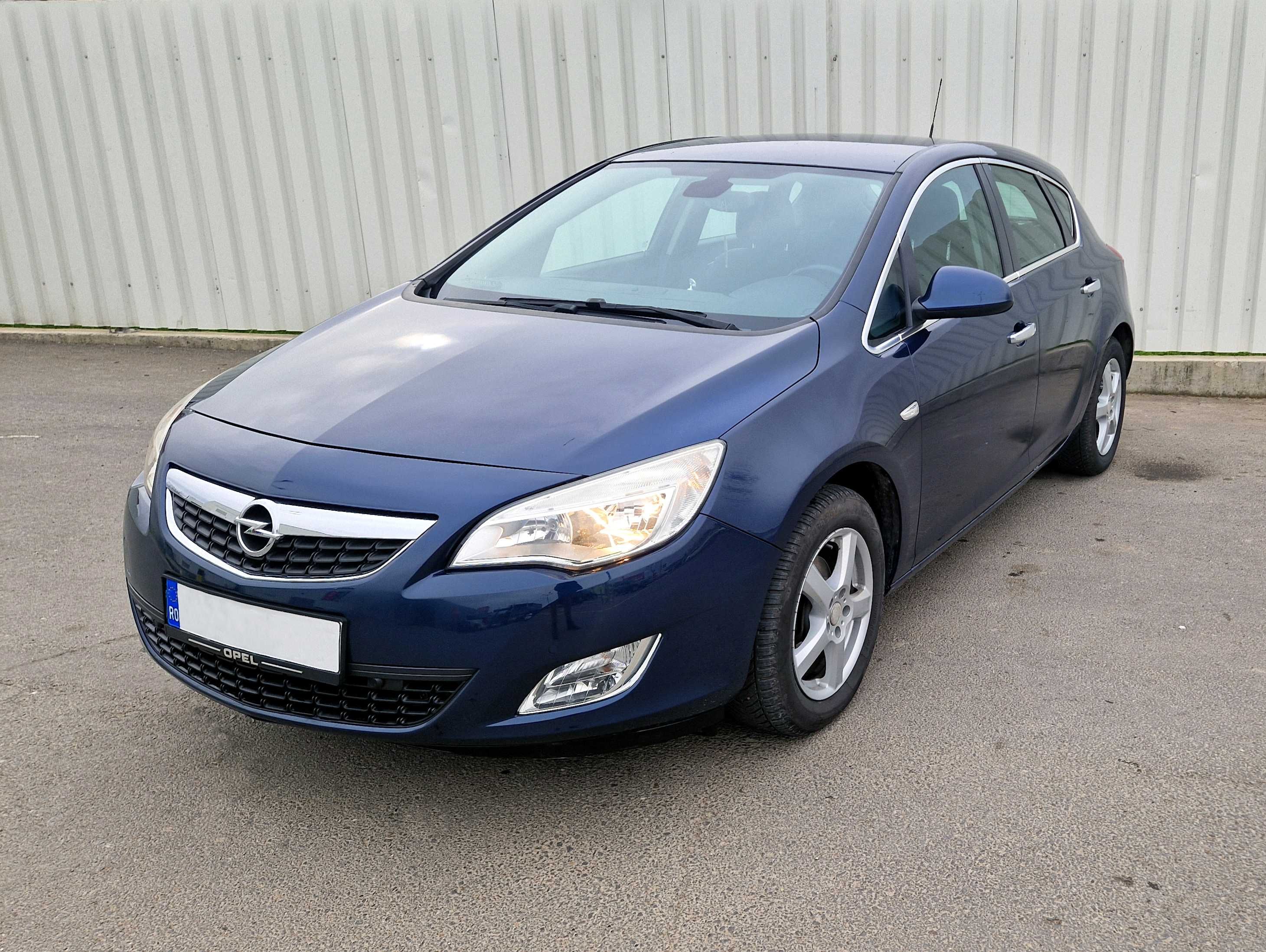 OFERTA! Opel Astra J 2010 | Benizna + GPL | Full Option