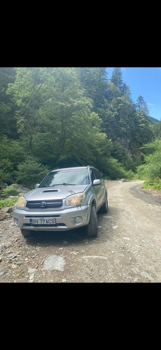 Vand sau schimb toyota rav 4