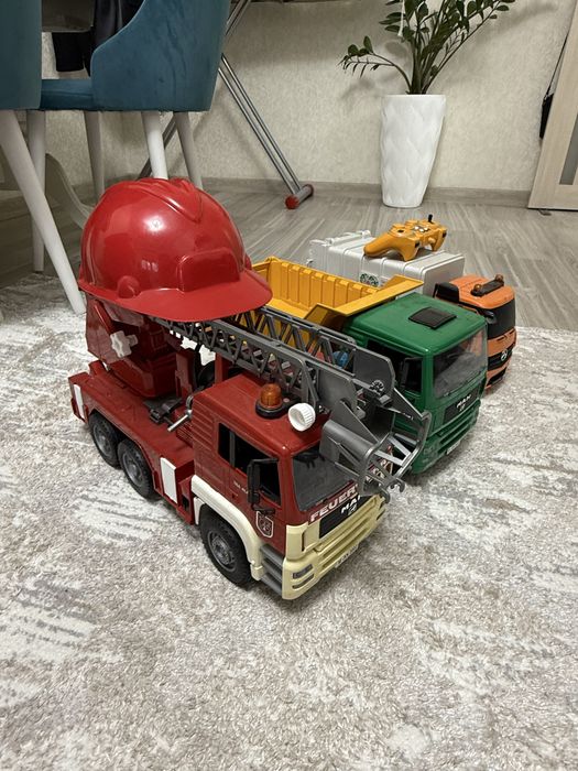 Машинки Bruder в отличном состоянии