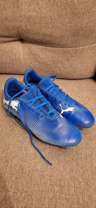 Ghete de fotbal puma marimea 40.5 pret:50 lei