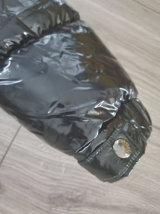 Vand geaca Moncler dama noua nu se confunda cu cele chinezesti!