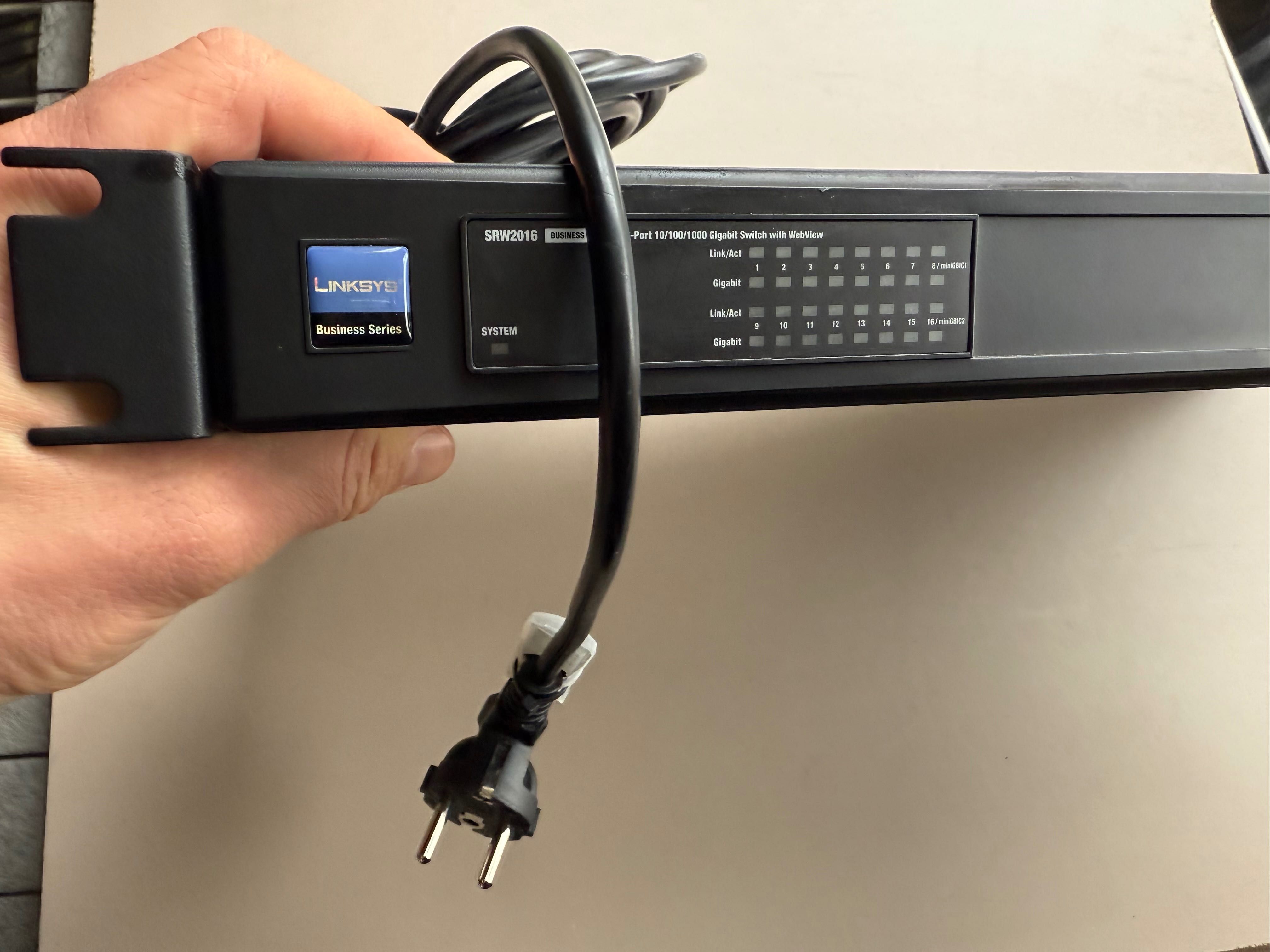 Switch Linksys SRW2016 Cisco