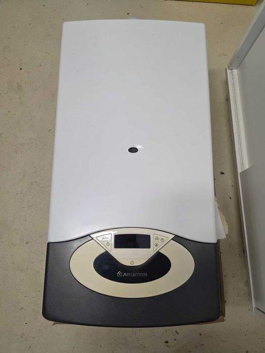 Centrala Ariston Genus 28ff