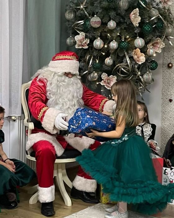 Mos Craciun de inchiriat