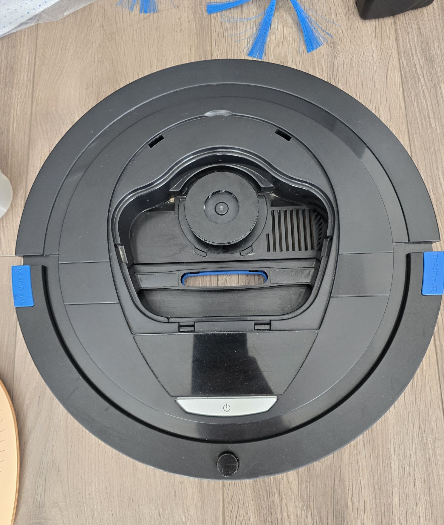 Прахосмукачка робот Philips SmartPro Compact FC8776