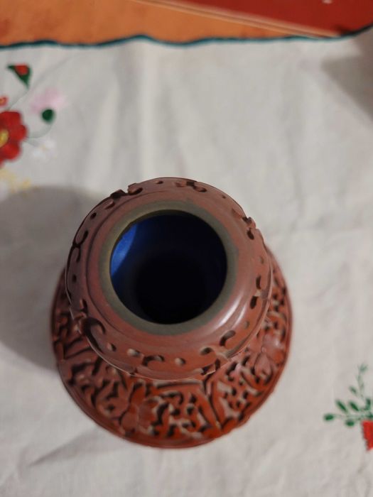 Vaze vintage lemn cinabru / cinabar sau portelan perforat