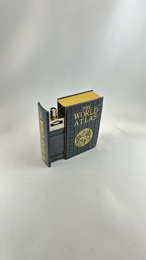 Bricheta veche de colectie Atlasul Lumii vintage deosebita de colectie