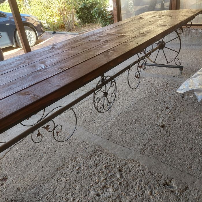 Masa de 4 metri de vanzare