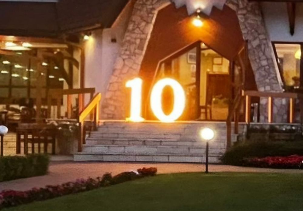 Inchiriez litere volumetrice luminoase pentru evenimente