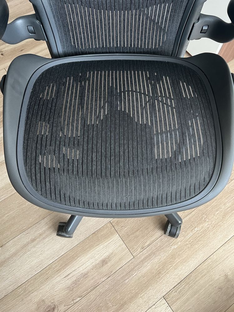 Scaun ergonomic Herman Miller Aeron – Mărimea B – Recondiționat