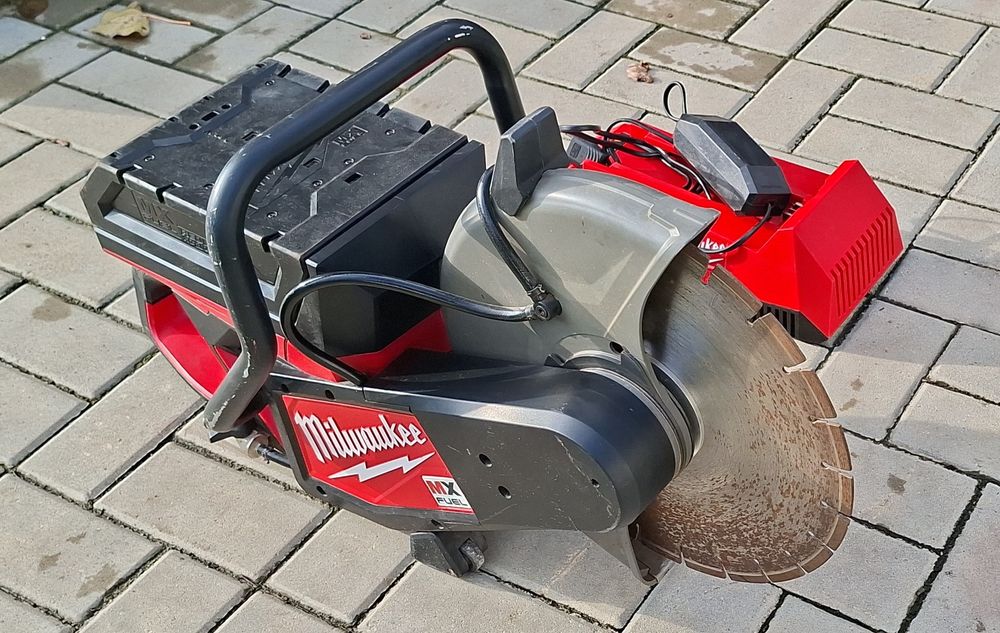 Milwaukee fierastrau