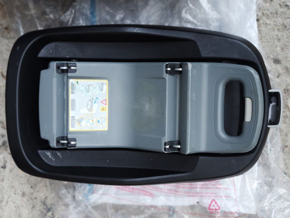 Детско столче за кола Maxi Cosi с база